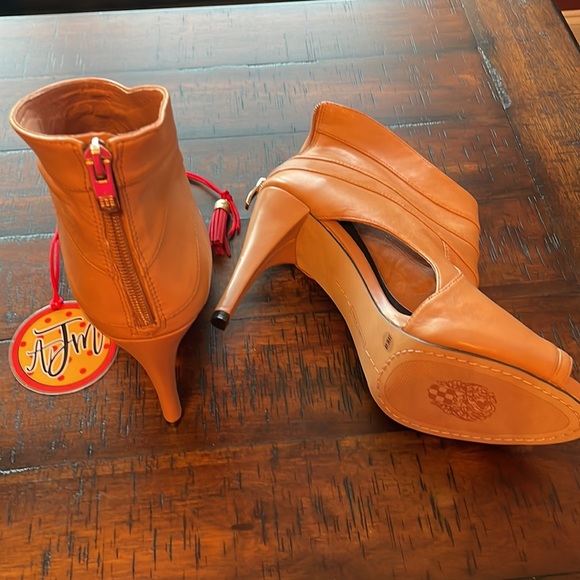 NOT AVAILABLE DONATED - Picture 2 of 3